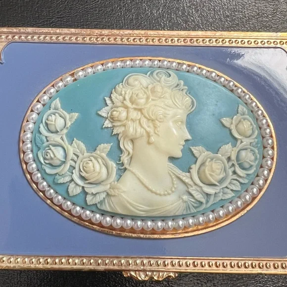 Blue Cameo Music Jewelry Box Plays ‘Wind Beneath My Wings Gold Accents Japan BMG